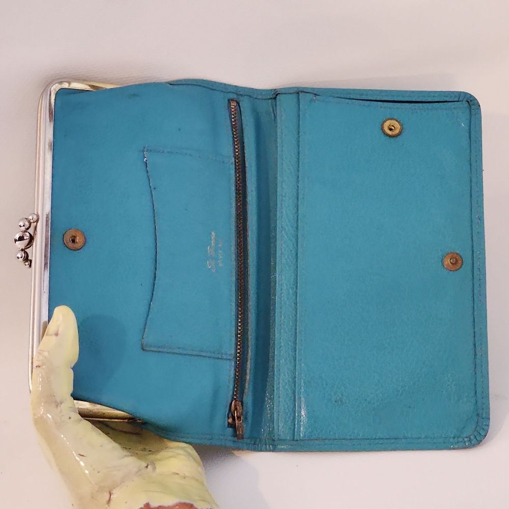 Vintage ST. THOMAS Folded Wallet - Picture 3 of 6